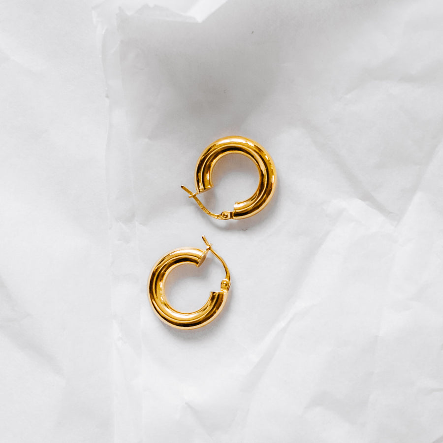 9 karat gold hoop earrings